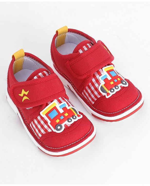Cute Walk by Babyhug Casual Shoe With Velcro Closure Engine Patch - Red