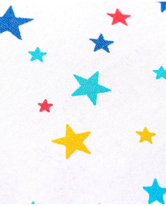 Babyhug 100% Cotton Stars Printed Cap Mittens & Booties - Cap Diameter 13 cm