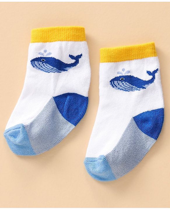 Cutewalk By Babyhug Anti Bacterial Ankle Length Socks Stripes & Whale Design Pack Of 5- Multicolor
