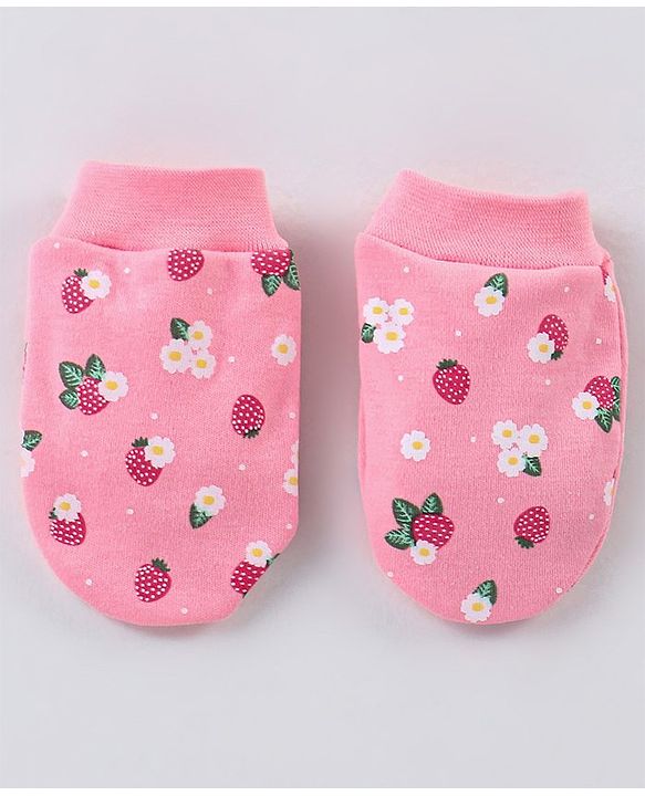 Babyhug 100% Cotton Cap Mittens & Booties Strawberry Printed - Diameter 11 cm