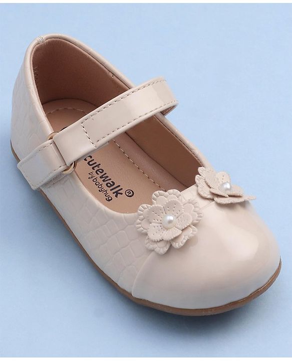 Cute Walk by Babyhug Velcro Closure Bellies With Flower Applique- Beige