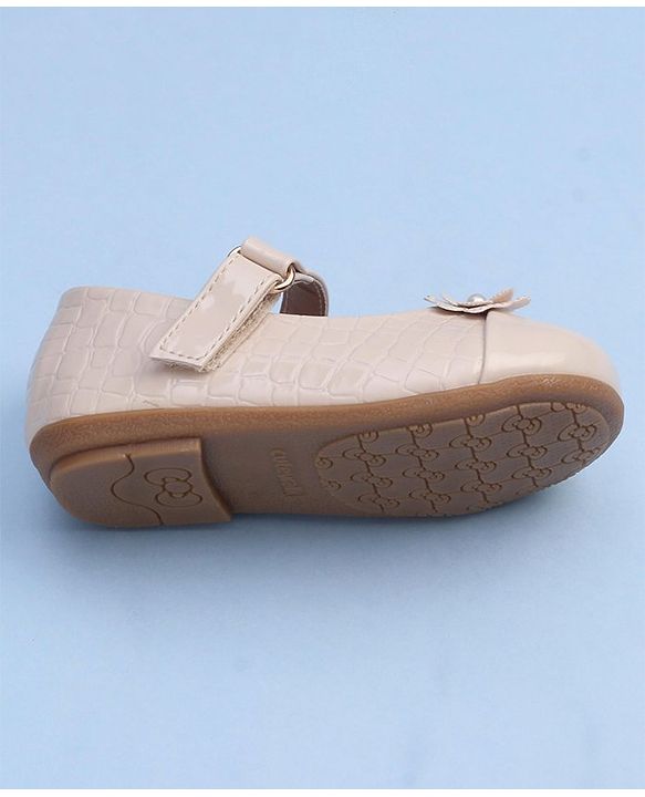 Cute Walk by Babyhug Velcro Closure Bellies With Flower Applique- Beige