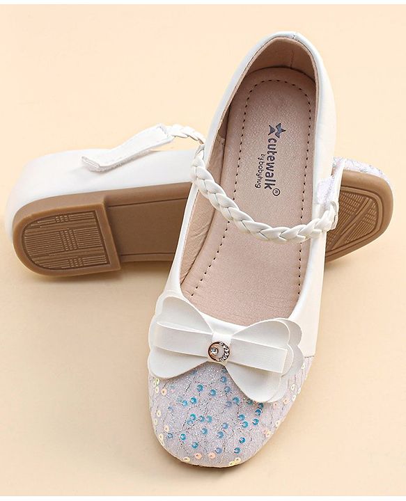 Cute Walk By Babyhug Bellies With Velcro Closure - White