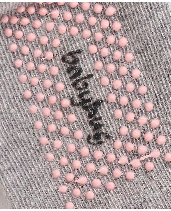 Cutewalk By Babyhug Anti Bacterial Anti Skid Ankle Length Non Terry Socks Kitty Design- Grey