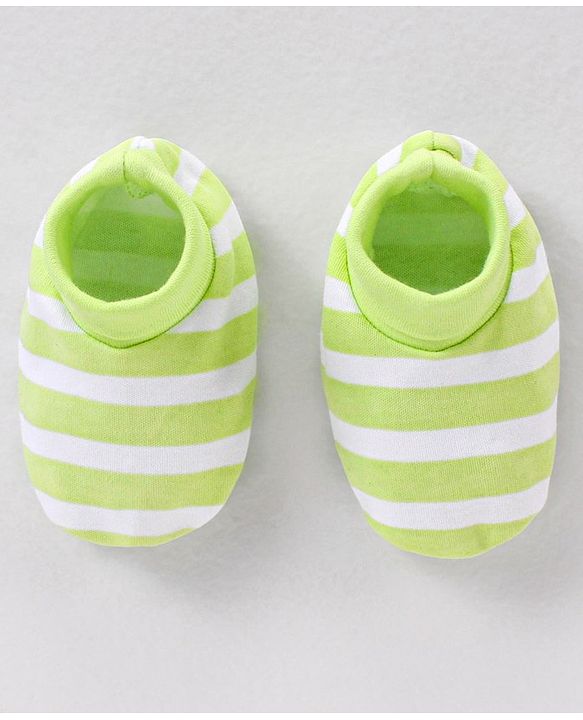Babyhug 100% Cotton Striped Cap Mittens & Booties - Cap Diameter 10 cm