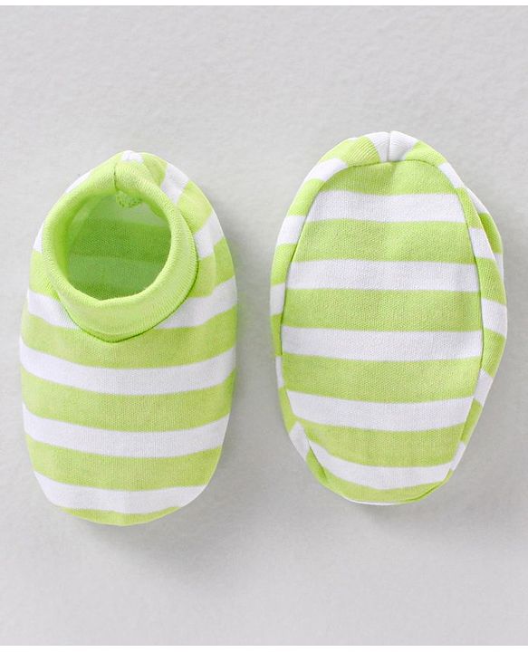 Babyhug 100% Cotton Striped Cap Mittens & Booties - Cap Diameter 10 cm