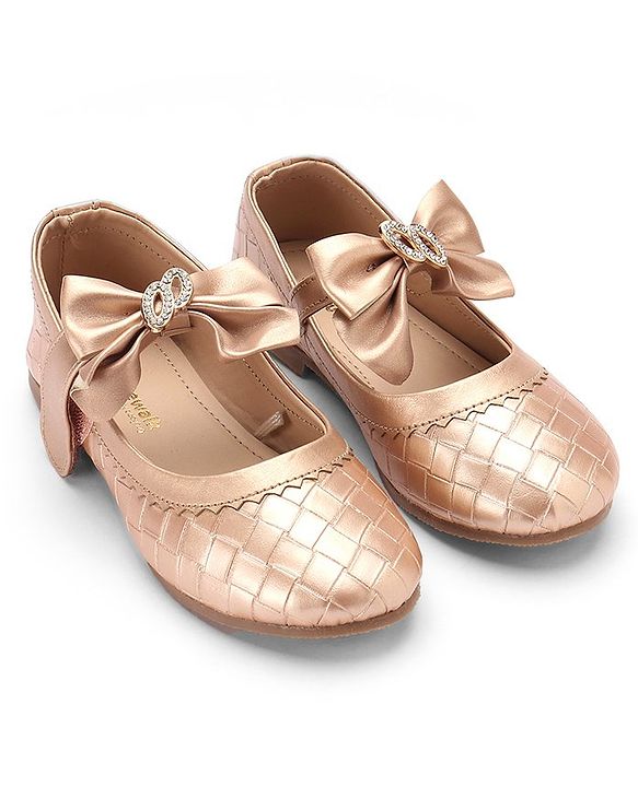 Cute Walk By Babyhug Velcro Closure Bellies With Bow Applique - Rose Golden
