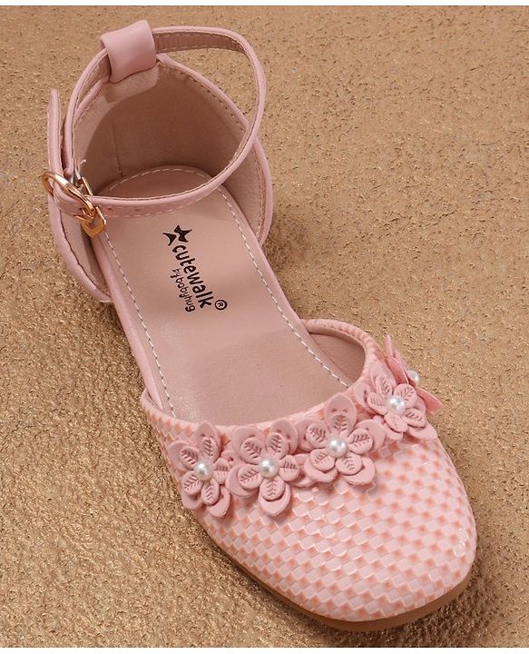 Cute Walk by Babyhug Bellies with Buckle Closure Floral Applique - Pink