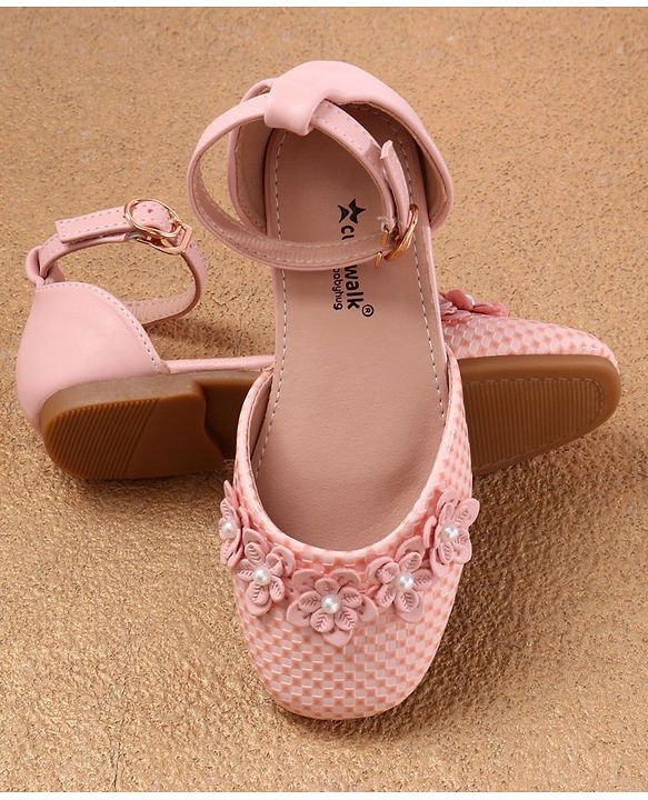 Cute Walk by Babyhug Bellies with Buckle Closure Floral Applique - Pink