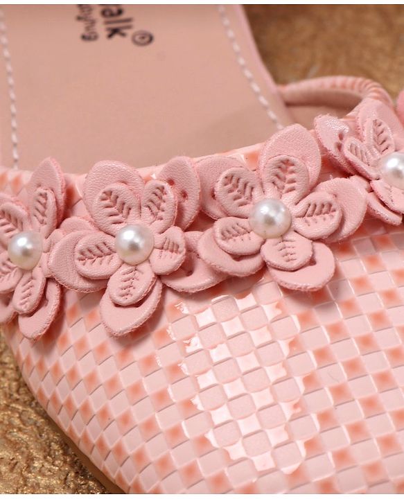 Cute Walk by Babyhug Bellies with Buckle Closure Floral Applique - Pink
