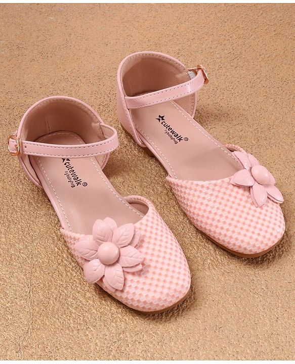 Cute Walk by Babyhug Bellies with Buckle Closure Floral Applique - Pink