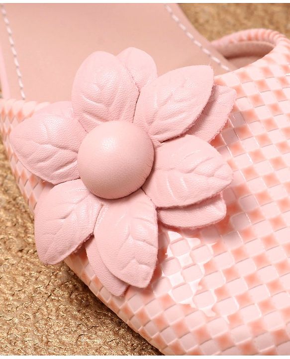 Cute Walk by Babyhug Bellies with Buckle Closure Floral Applique - Pink