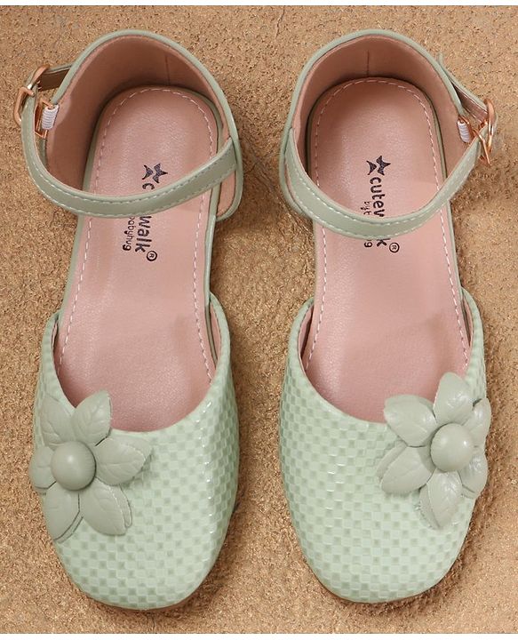Cute Walk by Babyhug Bellies with Buckle Closure Floral Applique - Pink