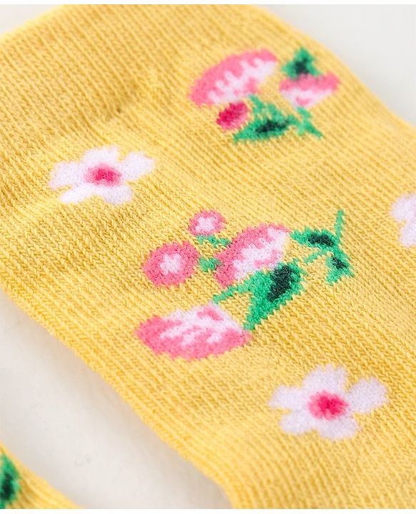 Cutewalk By Babyhug Anti Bacterial Ankle Length Non Terry Socks Floral Design Pack of 3- Pink & Yellow