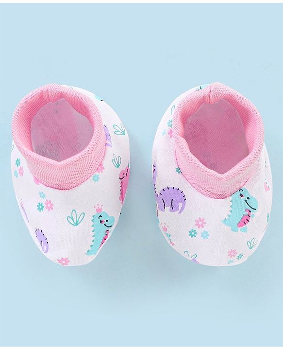 Babyhug 100% Cotton Cap Mittens & Booties Dino Print - Cap Diameter 12 cm