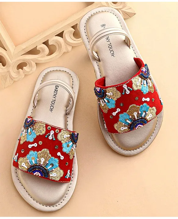 Ethnic footwear 2025 for girls