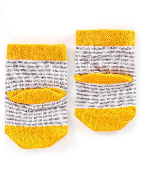 Cute Walk by Babyhug Non Terry Cotton Knit Ankle Length Anti Bacterial Socks Car Design Pack of 3 - Multicolour