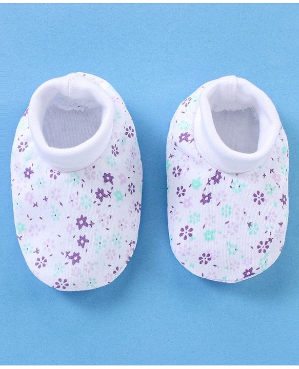 Babyhug 100% Cotton Cap Mittens And Booties Floral Print - White