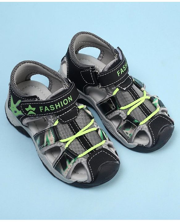 Cute Walk by Babyhug  Sandals With Velcro Closure Star Print & Applique- Green