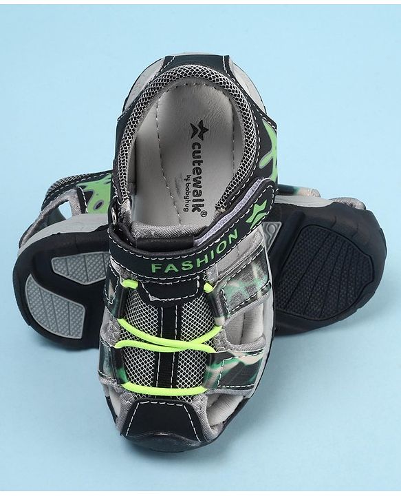 Cute Walk by Babyhug  Sandals With Velcro Closure Star Print & Applique- Green