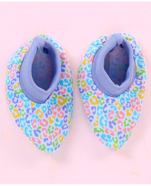 Babyhug 100% Cotton Abstract Printed Cap Mittens & Booties Purple - Diameter 10 cm