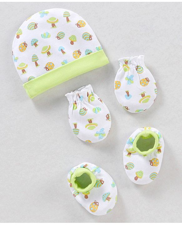 Babyhug 100% Cotton Lady Bug Printed Cap Mittens & Booties White -  Diameter 11.5 cm