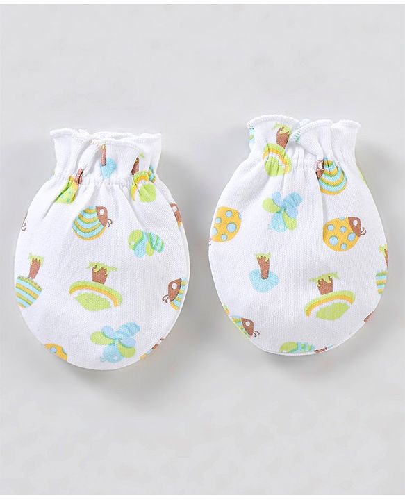 Babyhug 100% Cotton Lady Bug Printed Cap Mittens & Booties White -  Diameter 11.5 cm