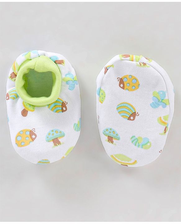 Babyhug 100% Cotton Lady Bug Printed Cap Mittens & Booties White -  Diameter 11.5 cm