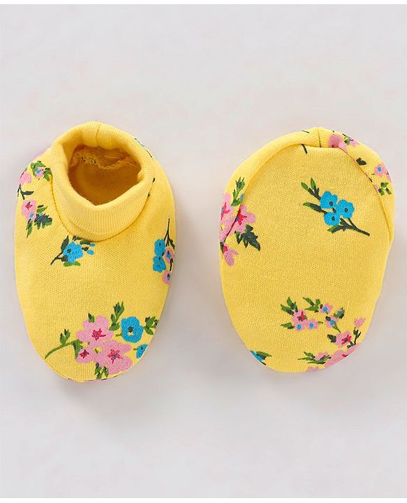 Babyhug 100% Cotton Cap Mittens And Booties Floral Print Yellow - Diameter 9 cm