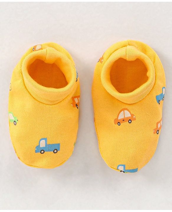 Babyhug 100% Cotton Knit Vehicles Printed Cap Mittens & Booties Set Blue & Yellow - Diameter - 10.5 cm