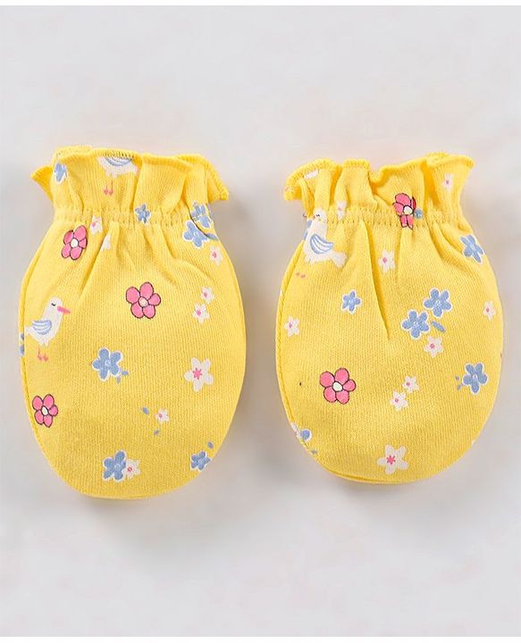 Babyhug 100% Cotton Cap Mittens & Booties Floral Print Yellow- Diameter 11.5 cm
