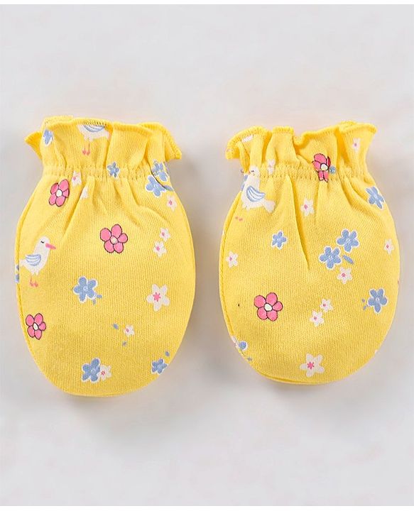 Babyhug 100% Cotton Cap Mittens & Booties Floral Print Yellow- Diameter 11.5 cm