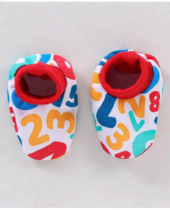 Babyhug 100% Cotton Cap Mittens And Booties Numbers Print Red - Cap Diameter 9 cm