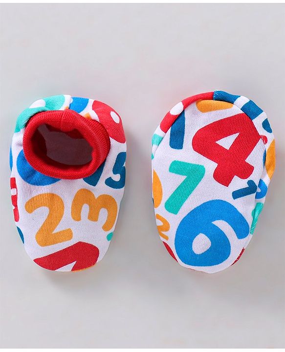 Babyhug 100% Cotton Cap Mittens And Booties Numbers Print Red - Cap Diameter 9 cm