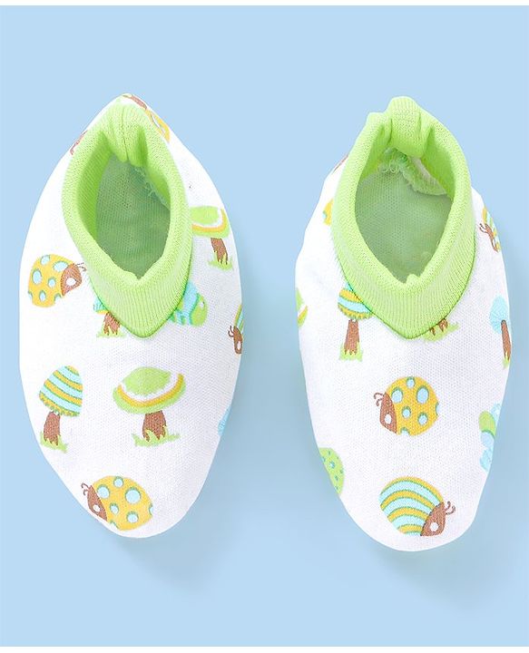 Babyhug 100% Cotton Mittens And Booties Set Mushroom Printed - White