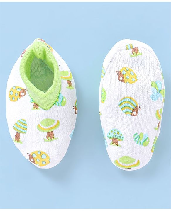 Babyhug 100% Cotton Mittens And Booties Set Mushroom Printed - White
