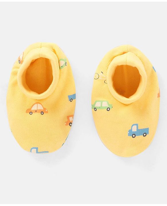 Babyhug 100% Cotton Mittens and Booties Car Print - Yellow