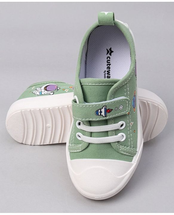 Cute Walk by Babyhug Velcro Closure Casual Shoes with Astro Graphics - Green
