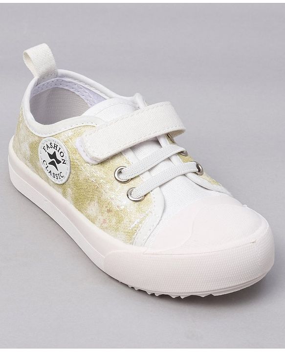 Cute Walk by Babyhug Velcro Closure Casual Shoes - Off White