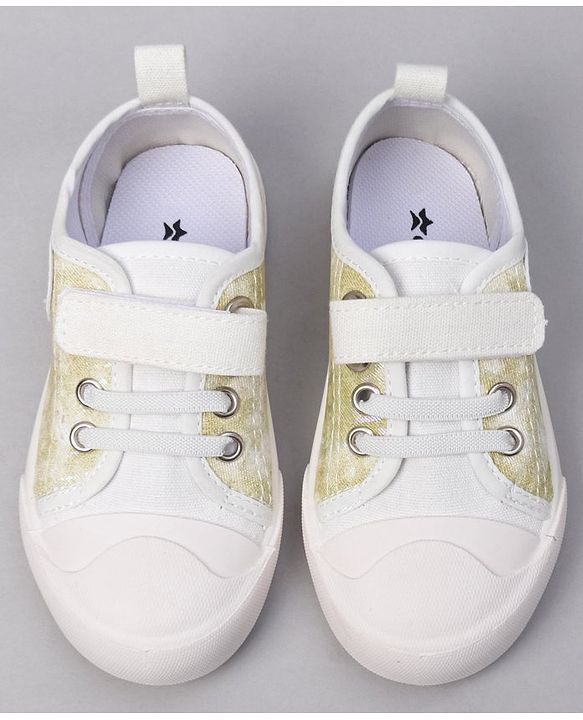 Cute Walk by Babyhug Velcro Closure Casual Shoes - Off White