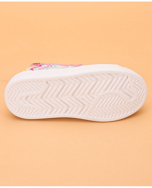 Cute Walk by Babyhug Slip On Chevron Printed Casual Shoes - Pink