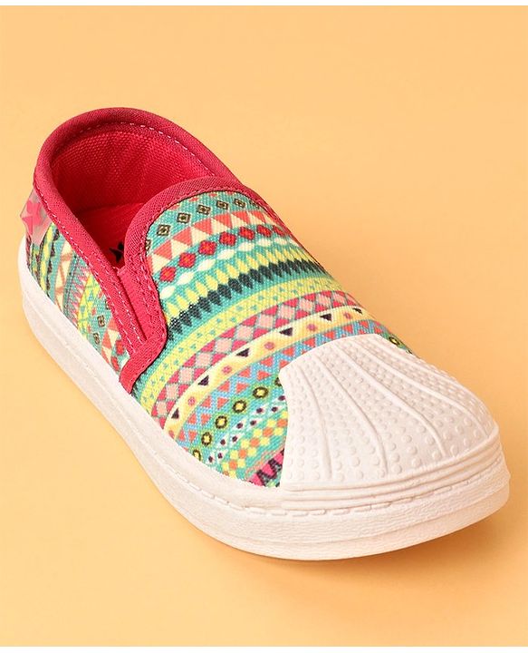 Cute Walk by Babyhug Slip On Printed Casual Shoes - Pink