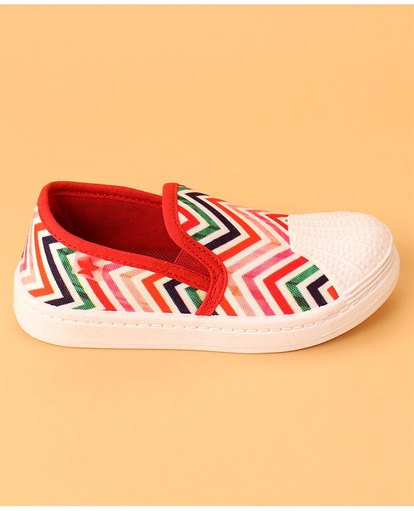 Cute Walk by Babyhug Slip On Chevron Printed Causal Shoes - Red