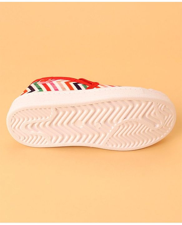 Cute Walk by Babyhug Slip On Chevron Printed Causal Shoes - Red