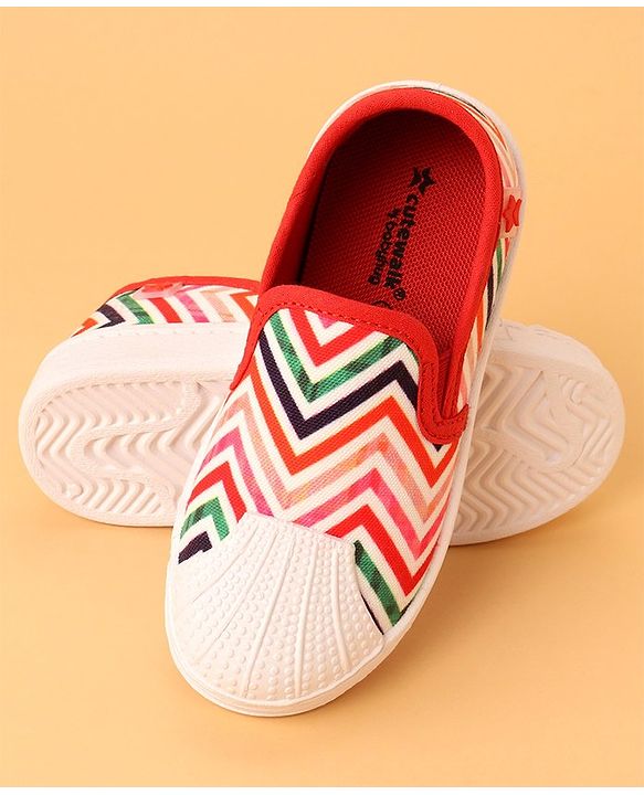 Cute Walk by Babyhug Slip On Chevron Printed Causal Shoes - Red