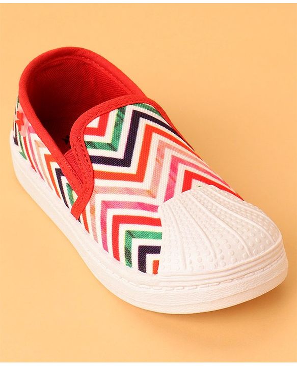 Cute Walk by Babyhug Slip On Chevron Printed Causal Shoes - Red