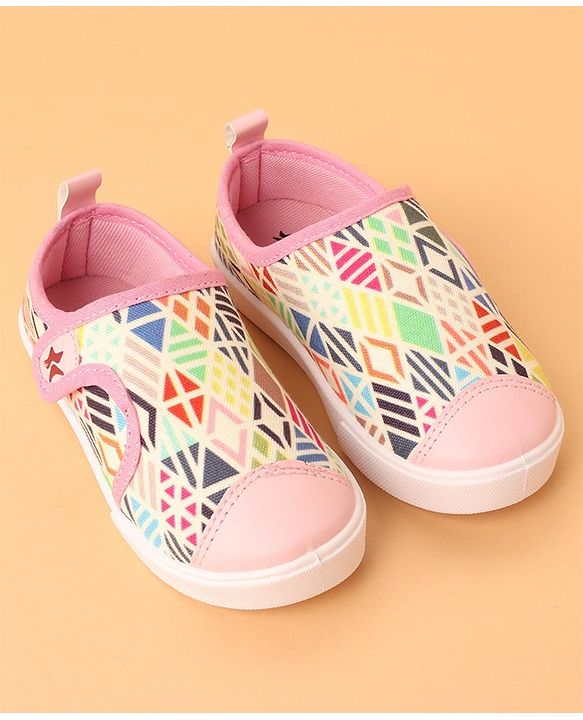 Cute Walk by Babyhug Casual Shoes with Velcro Closure Geometric Pattern - Pink