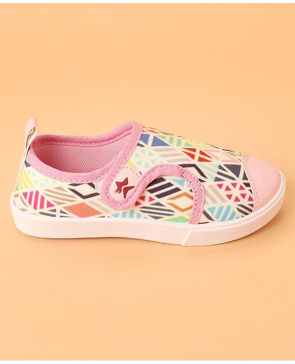 Cute Walk by Babyhug Casual Shoes with Velcro Closure Geometric Pattern - Pink