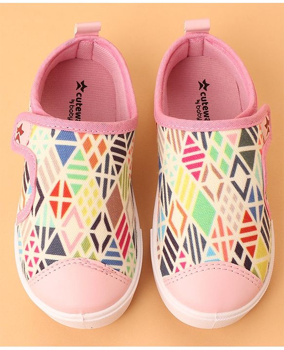 Cute Walk by Babyhug Casual Shoes with Velcro Closure Geometric Pattern - Pink