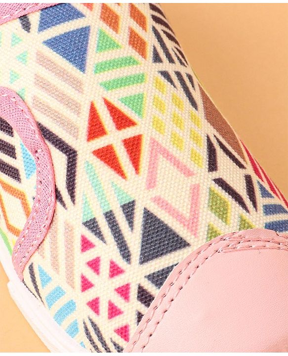 Cute Walk by Babyhug Casual Shoes with Velcro Closure Geometric Pattern - Pink
